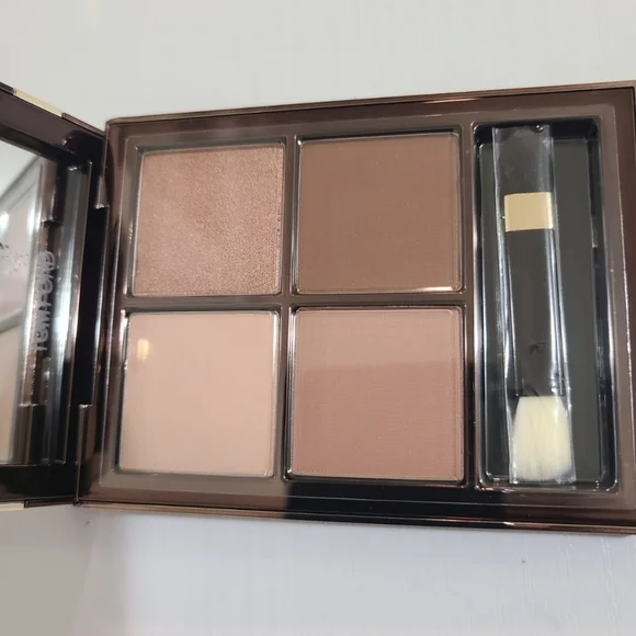 Neutral Brow and Eye Palette - Warm Brown Shades - Picture 5 of 6